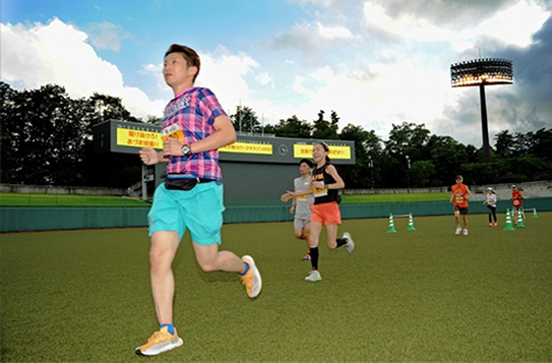 あづま夕焼けパークマラソン「運動公園を走る」写真